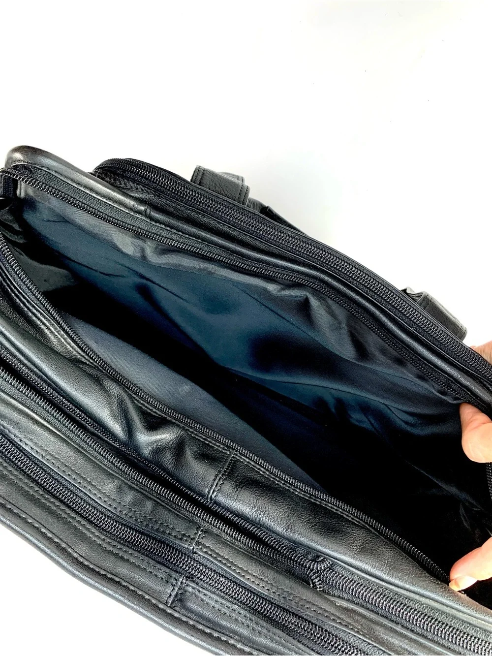 Tumi Black Leather Business Briefcase Adjustable Shoulder Strap Expandable MINT